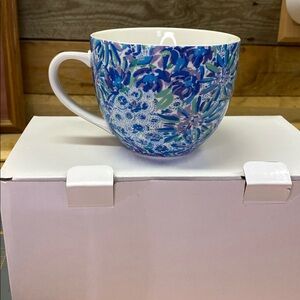 NIB Lilly Pulitzer coffee mugs Preppycore Lilly set of two bundle